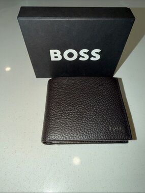 BOSS Men's Dark Brown Pebbled Leather Wallet